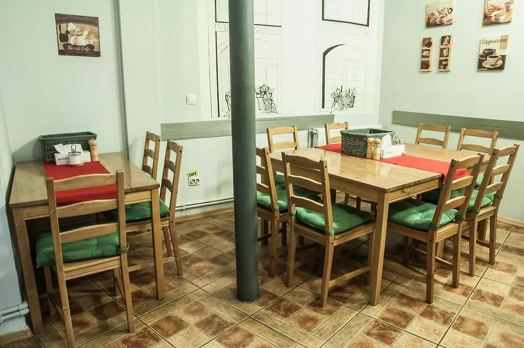 Antique Hostel Bucharest 0*,  Romania