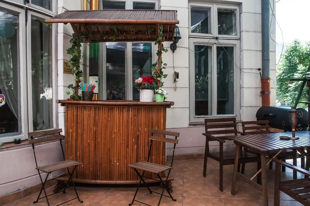 Antique Hostel Bucharest 0*,  Romania