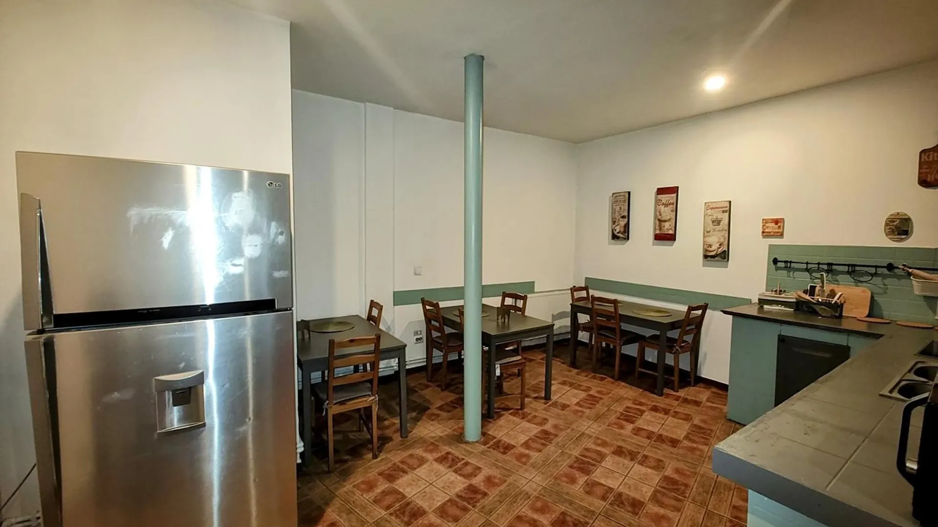 Antique Hostel Boekarest