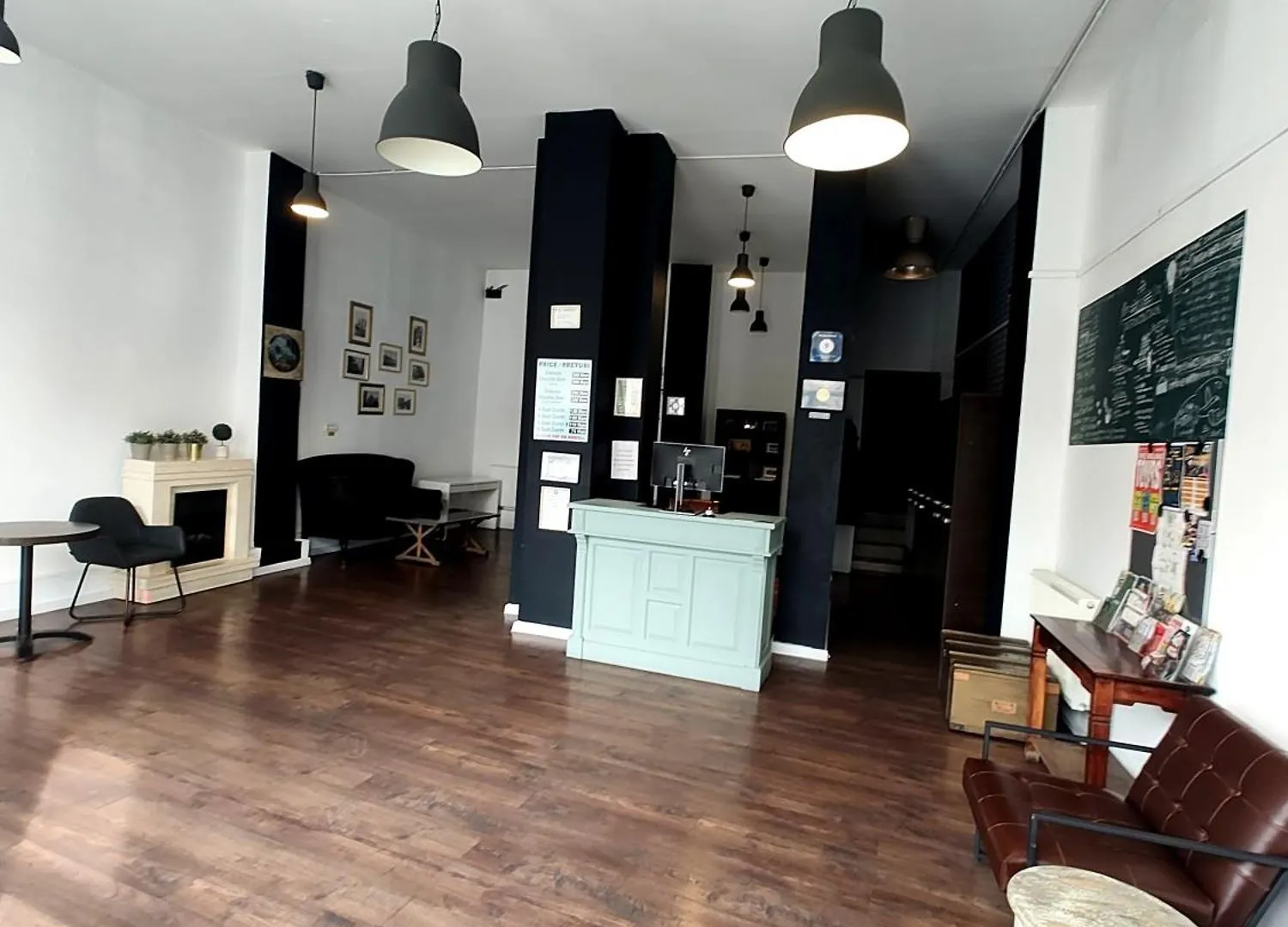 Antique Hostel Boekarest 0*,
